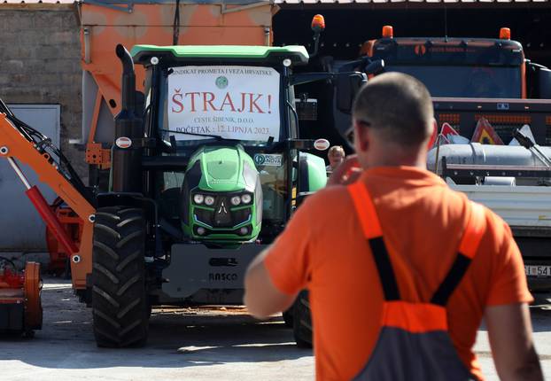 Šibenik: Radnici tvrtke Ceste Šibenik d.o.o  nastavili sa štrajkom