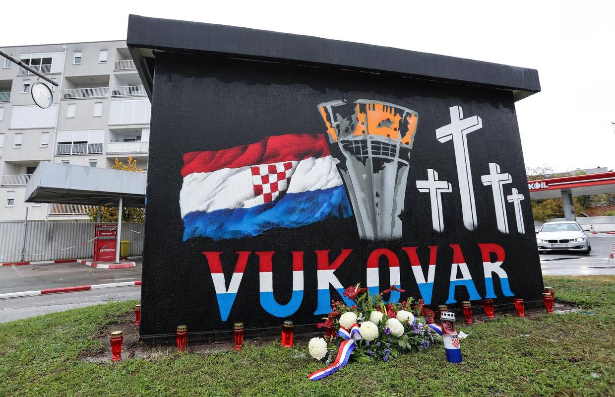 Ovako sad izgleda trafostanica na Laništu: Tu su novi murali o Vukovaru, ali nema Praljka
