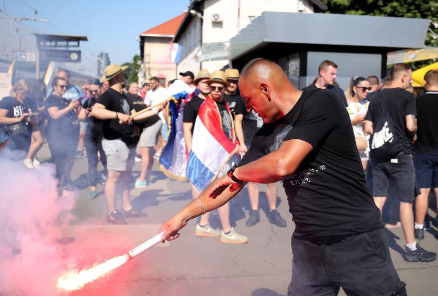 Zagreb: Veseli obožavatelji Thompsona na Glavnom kolodvoru