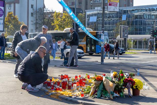 Novosađani pale svijeće za žrtve nezapamćene tragedije