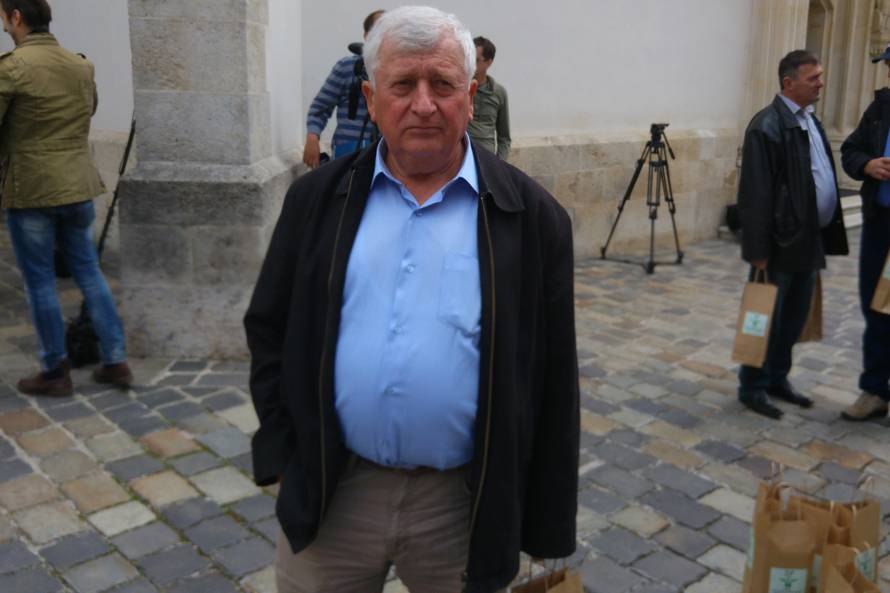 Mljekari Vladi podijelili mlijeko, Romić: Branim vaše interese