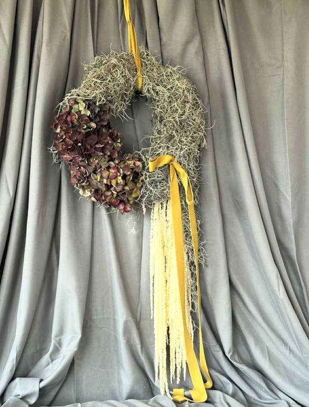 FOTO Domaći kreativci svojim vijencima za vrata stvaraju blagdansku magiju već na ulazu