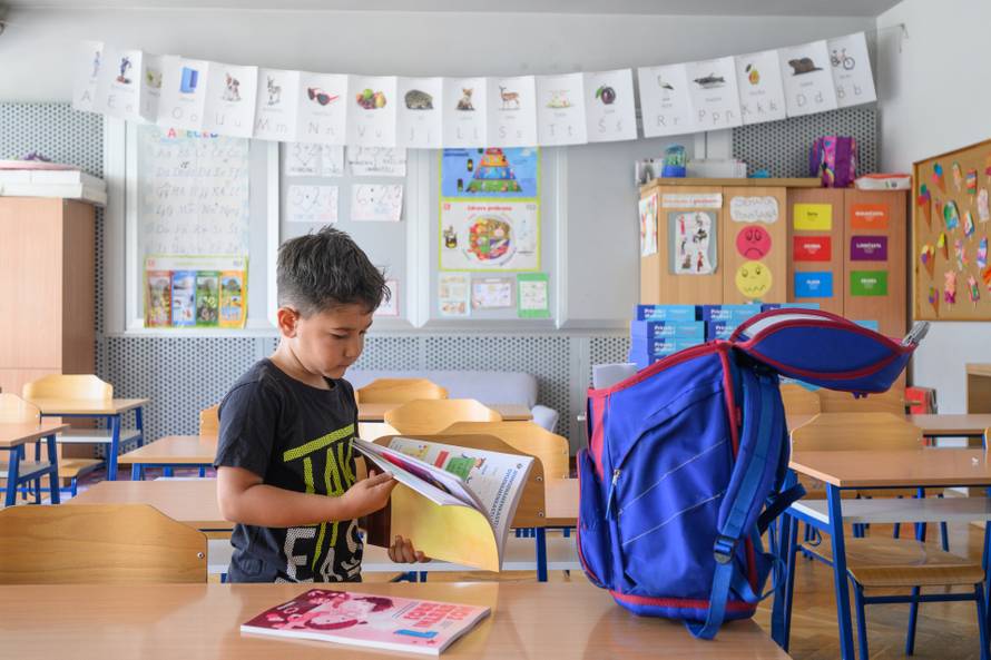 Zagreb: Dječak koji je bolovao od leukemije danas je krenuo u prvi razred osnovne škole