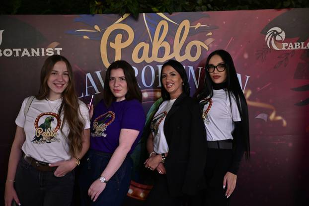 Zagreb: Sandi održao koncert na rođendanu papige Pabla 