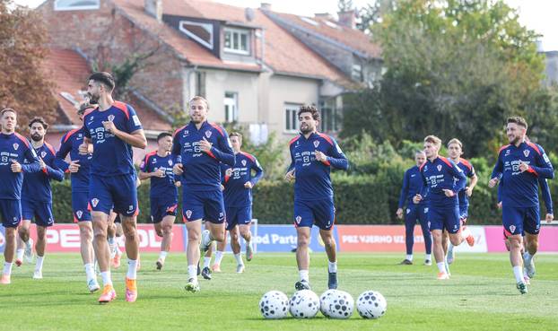 Zagreb: Hrvatska nogometna reprezentacija na treningu u Maksimiru