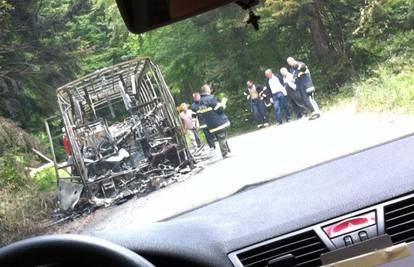 Nestao u dimu: Izletnicima se zapalio autobus i čitav izgorio