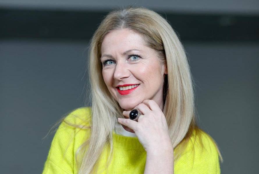 Barbara Kolar 'izbacila' dekolte u showu: Premala ti je haljina?