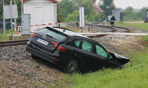 Fotografije užasa: Jedan mrtav u strašnom sudaru u Županji...