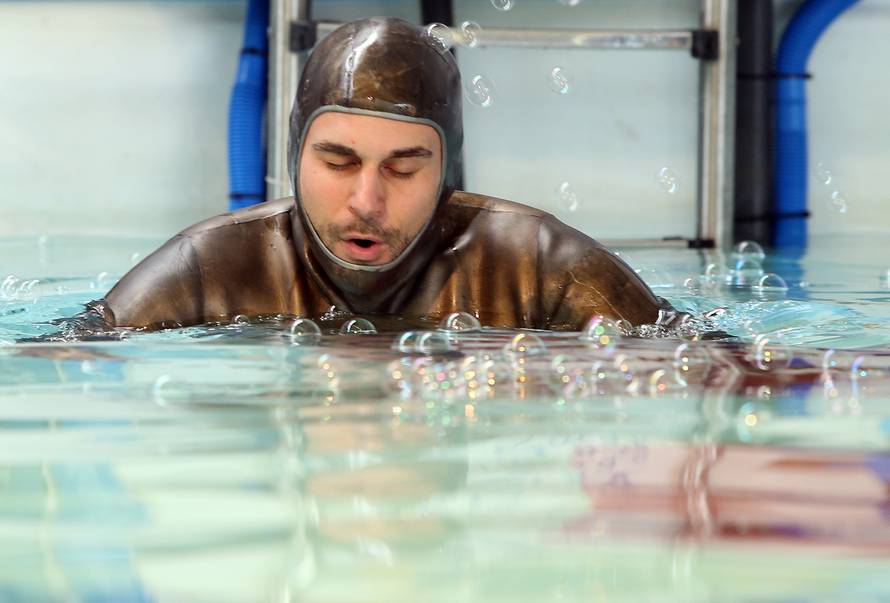 Fenomenalni Goran Čolak roni kao dupin, a oborio je i rekord