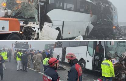 Užasne scene iz Turske: Sudarili se pa stali. Pokosila ih tri busa, kamion i više auta, 11 je mrtvih!