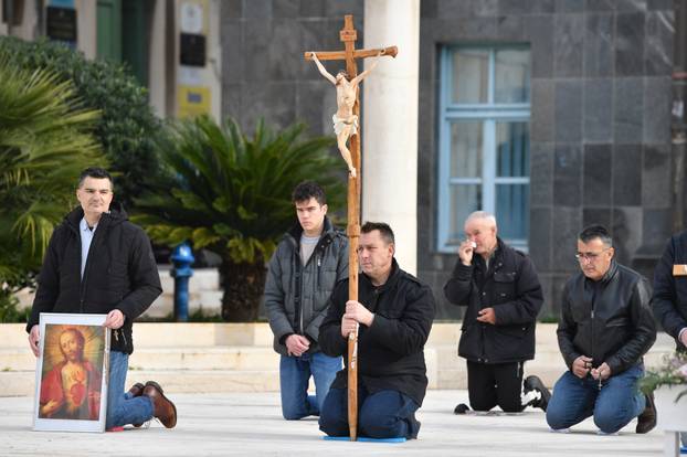 Šibenik: Prve subote u mjesecu moli se muška krunica na trgovima širom Hrvatske