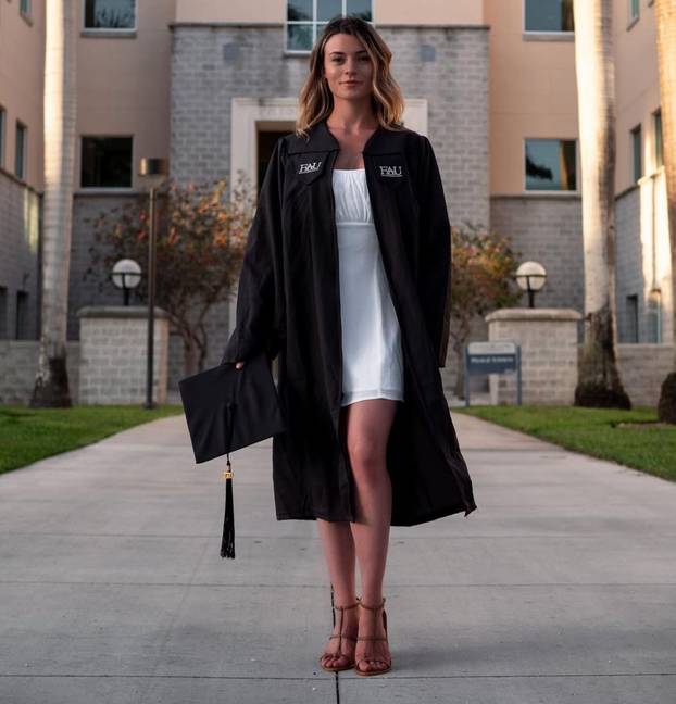 FOTO Zovu je najzgodnijom i najhrabrijom znanstvenicom: 'Ne bojim se krokodila ni zmija'