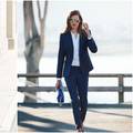 Uvijek u modi: Odijelo u tamno plavoj za sve poslovne prilike