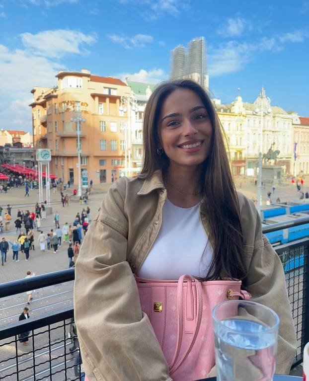 FOTO Julia je osvojila srce hit dinamovca. Godinama su skupa