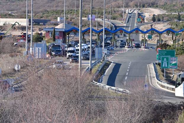 FOTO Prometni kolaps u Splitu zbog Jadranskog derbija: 'Ljudi žugaju da neće stići na stadion'
