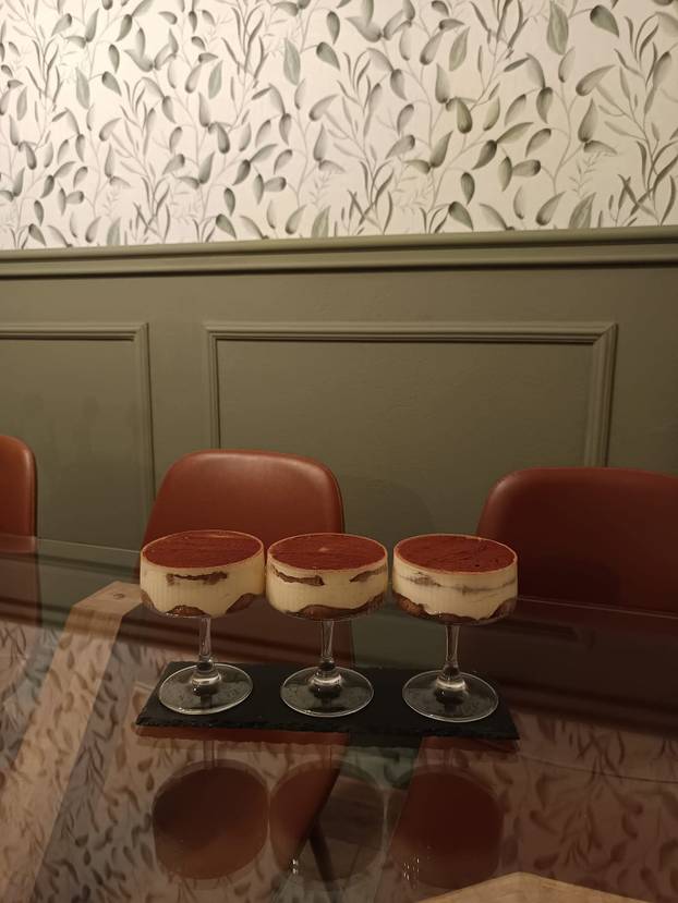 Zbog duge kose i noktiju Goran je bio na meti osuda, a sad stiže u 'Večeru za 5': Živite svoj život!