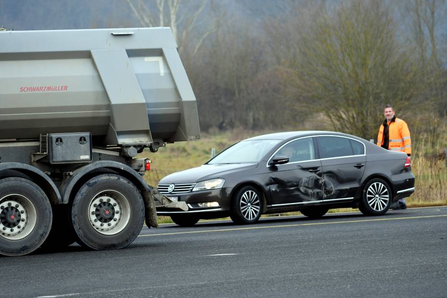 Župan Posavec imao prometnu: 'Kamion se na A4 zabio u nas'