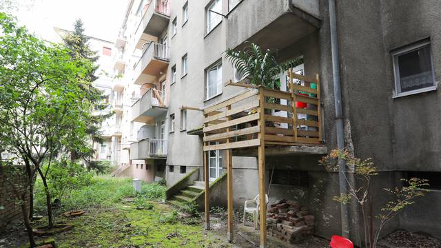 Zagreb: Nadograđeni balkon u centru grada