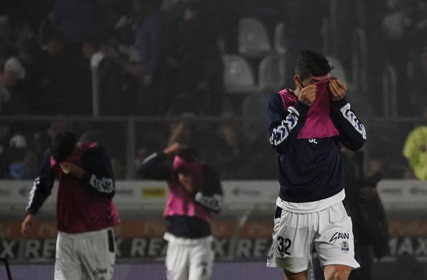 Argentinian league match suspended due to incidents outside the stadium