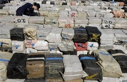Kolumbija: 27 tona kokaina skrivali u moru 