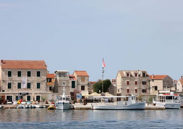 FOTO Krapanj je najniži i najmanji naseljeni hrvatski otok na Jadranu