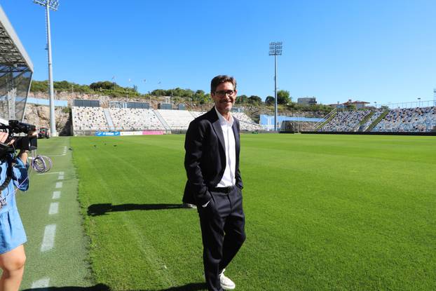 Rijeka: Novi trener Rijeke Victor Sanchez predstavljen na Rujevici