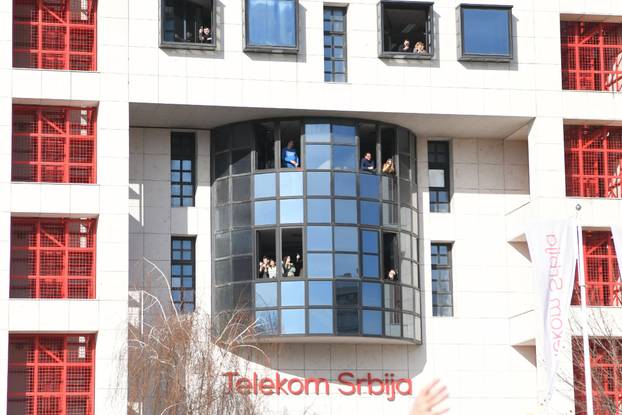 FOTO Krenuo je veliki studentski marš od Beograda do Novog Sada: 'Stići ćemo tamo još jači'