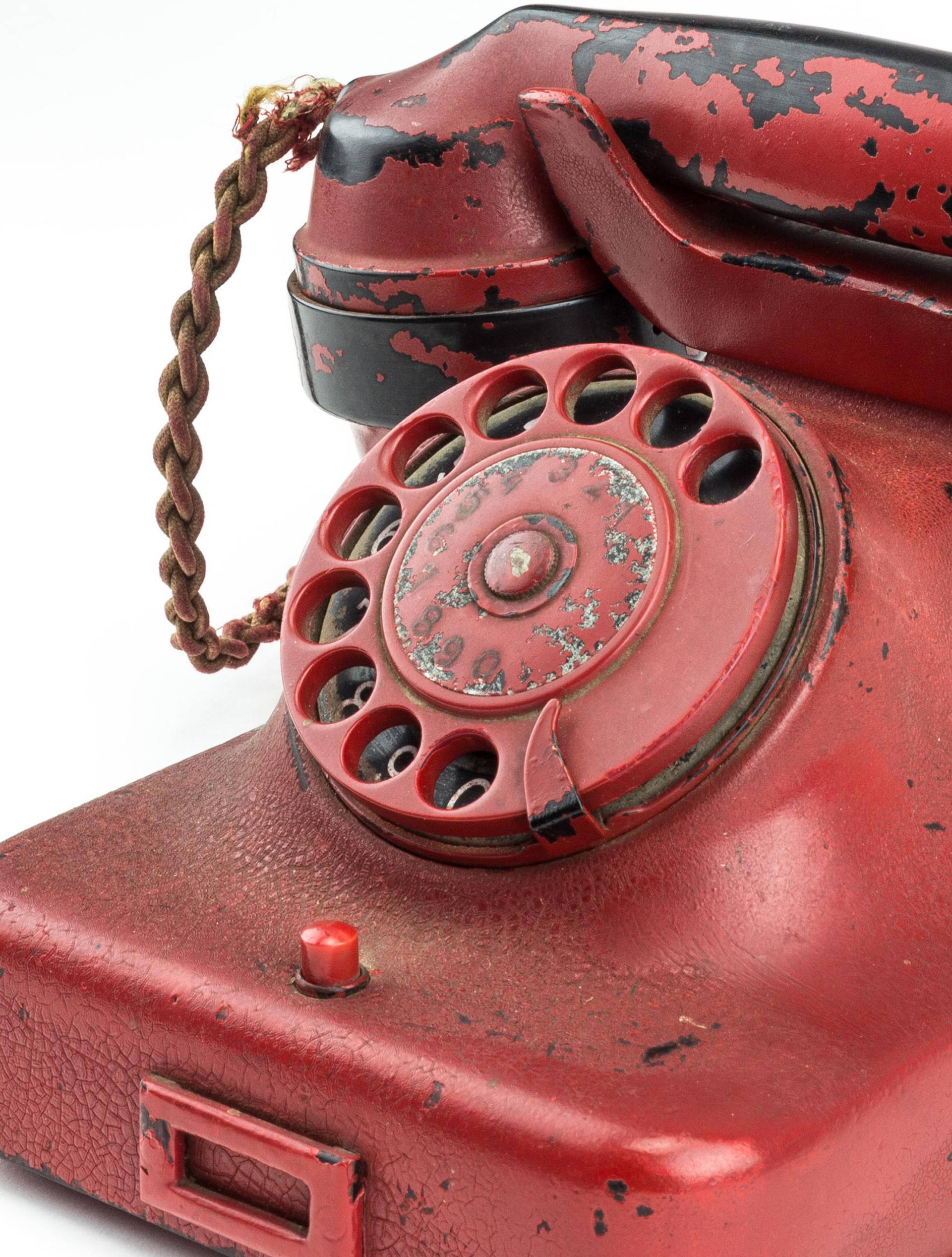 Adolf Hitler's personal Berlin bunker telephone sells for $243,000 dollars