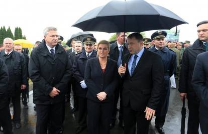 Ministar Ostojić držao govor, a branitelji su mu okrenuli leđa