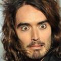 Smirio se Russel Brand: Postat će otac i oženiti djevojku Lauru