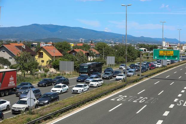 Zagreb: Velike gužve na naplatnoj postaji Lučko
