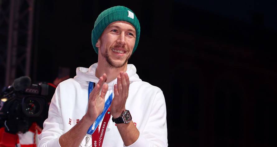 Vatreni Stigli u Split, dočekalo ih tisuće navijača