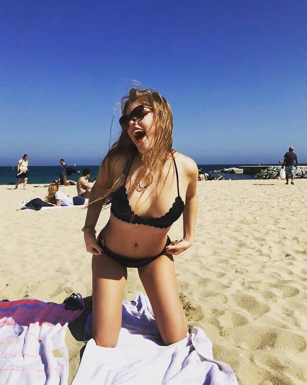 FOTO Legendarni nogometaš na dodjelu Zlatne lopte poveo novu djevojku. Mlađa je 38 godina