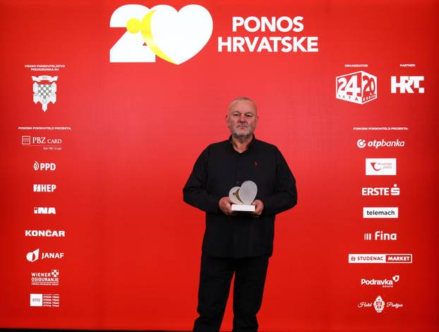 Zagreb: Svečana dodjela nagrade Ponos Hrvatske, fotografiranje prije početka dodjele 