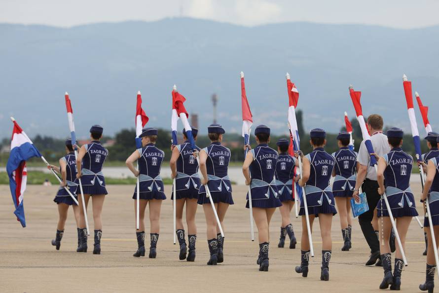 Vatreni sletjeli u ZraÄnu luku dr. Franjo TuÄman