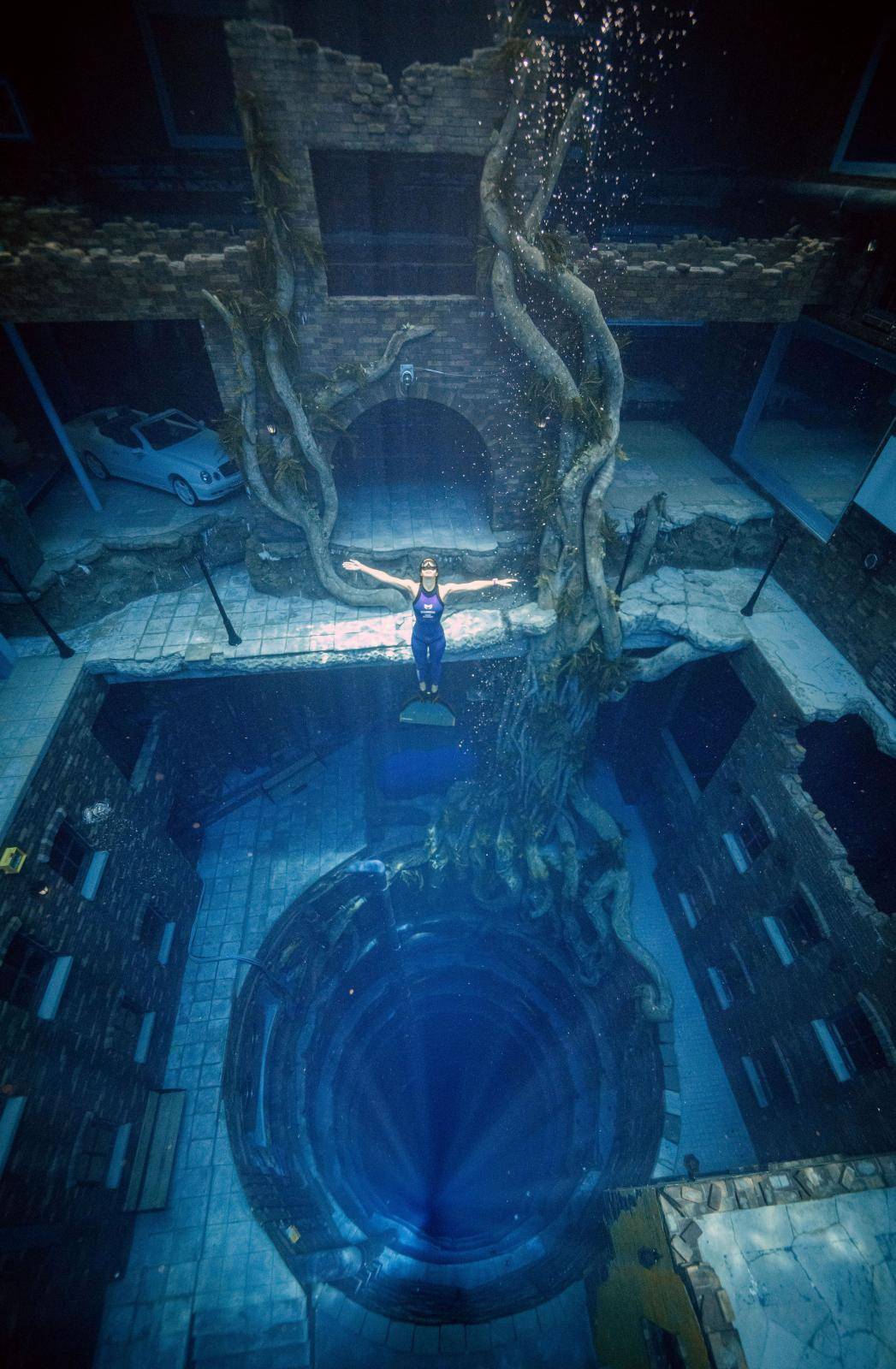 'World's deepest' pool opens at the Deep Dive Dubai