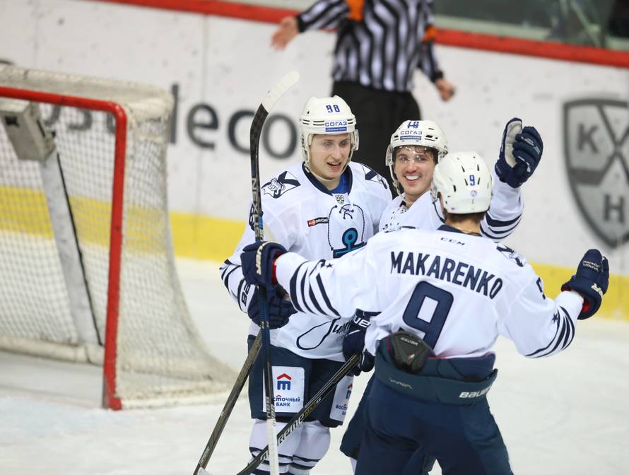 KHL Medvescak -Admiral Vladivostok