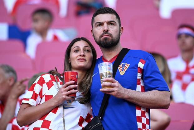 Leipzig: Navija?i uo?i po?etka susreta Hrvatske i Italije u 3. kolu skupine B na Europskom prvenstvu