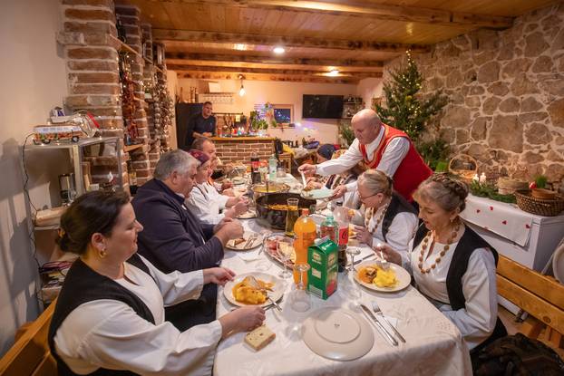 Banja: Stari blagdanski običaji na Neretvi