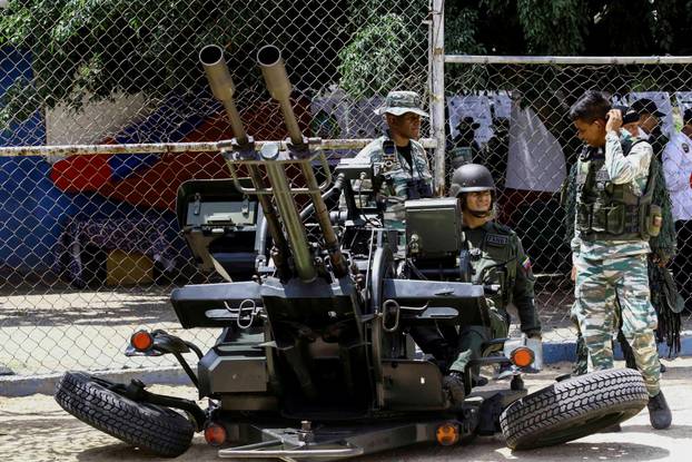 Venezuela holds drills to train citizens in weapon handling