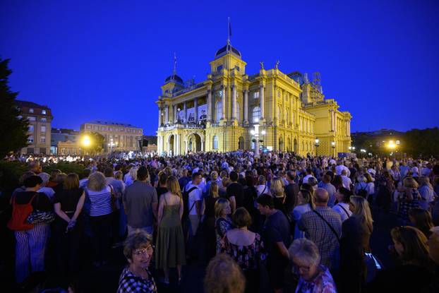 Zagreb: HNK završio kazališnu sezonu koncertom "Devedesete – godine koje pamtimo"