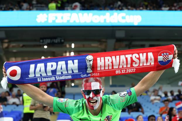 KATAR 2022 - Navijači na stadionu uoči početka utakmice između Hrvatske i Japana