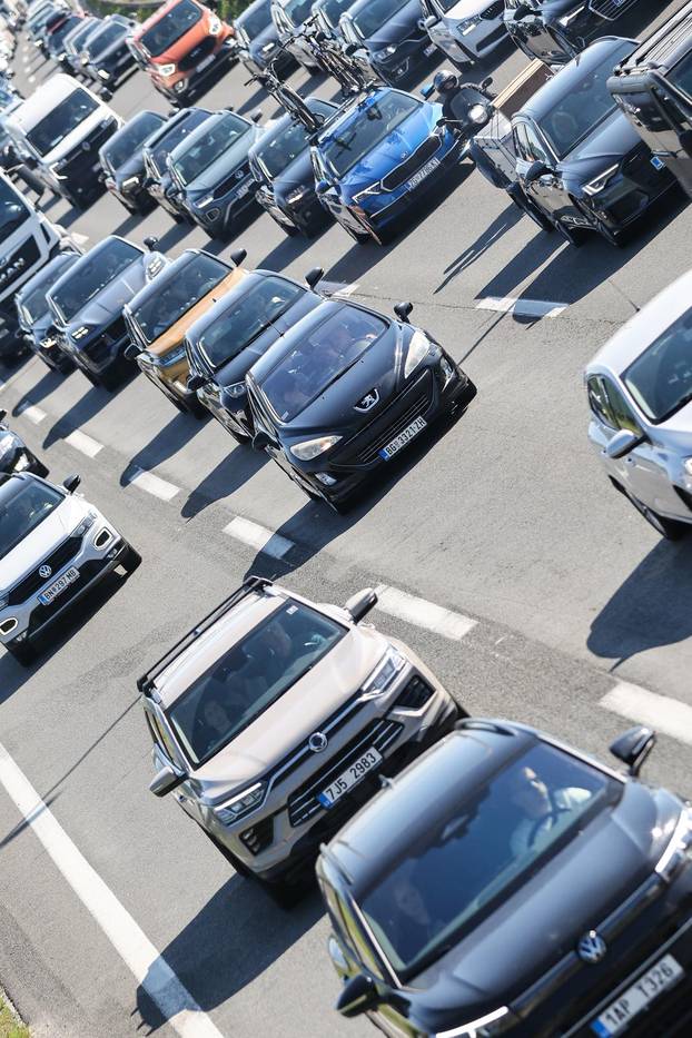 Zagreb: Gužve prema Jadranu, kolone vozila protežu se kilometrima