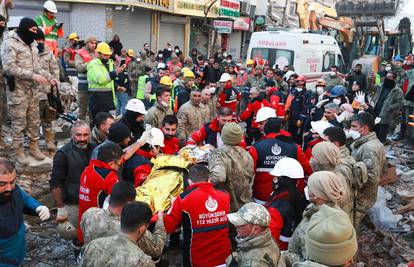 Slave svaki spašeni život: 200 sati nakon potresa iz ruševina su izvukli petero ljudi u Turskoj