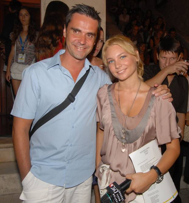 Šibenik: Estradnjaci na Ve?erima novih skladbi, šansona u Šibeniku