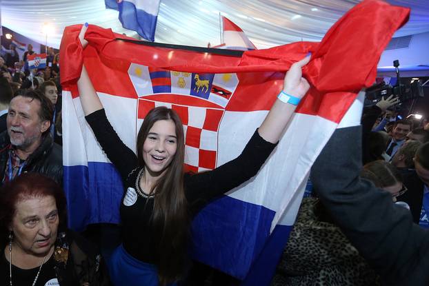 08.11.2015. Zagreb: Slavlje u stožeru Domoljubne koalicije nakon prvih izbornih rezultata