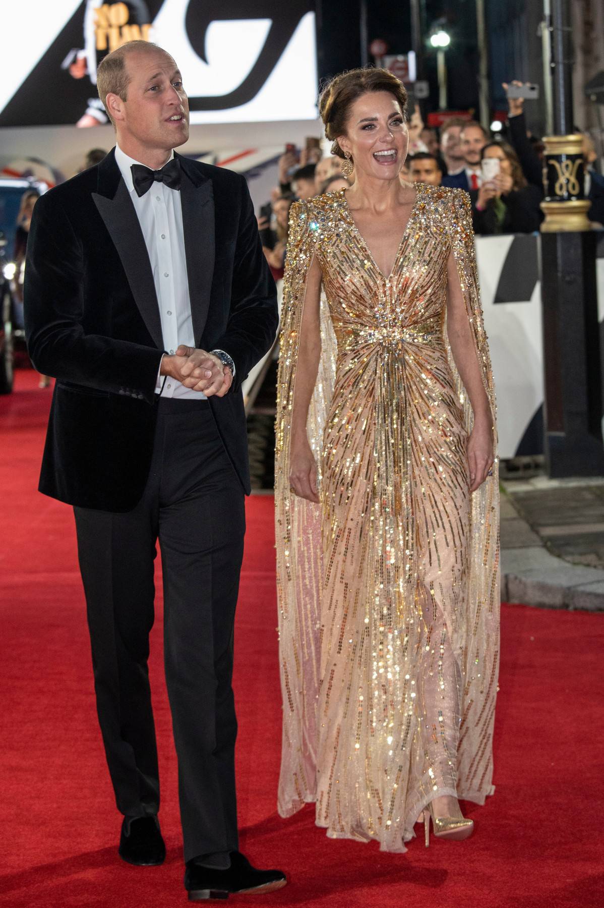 Kate zasjala u zlatnoj haljini od 24.000 kuna: Ne skidam pogled