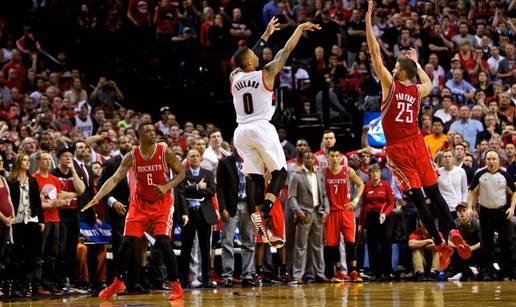 Lillard za tri: Pogodio je! Luda trica odvela Portland u 2. krug