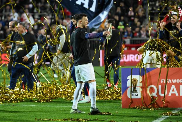 Slavlje nogometaša Hrvatske nakon pobjede nad Farskim otocima i plasmana na Svjetsko prvenstvo