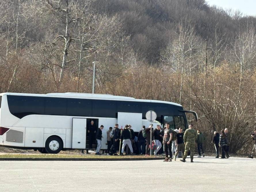 Prvi dan vojnog roka u Slunju